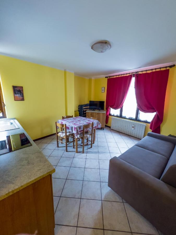 Aparthotel El Rocol à Vezza dʼOglio Extérieur photo